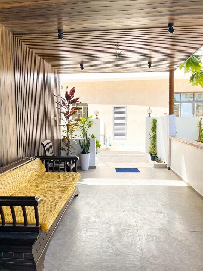 Fatims Beach House Maafushi Bagian luar foto