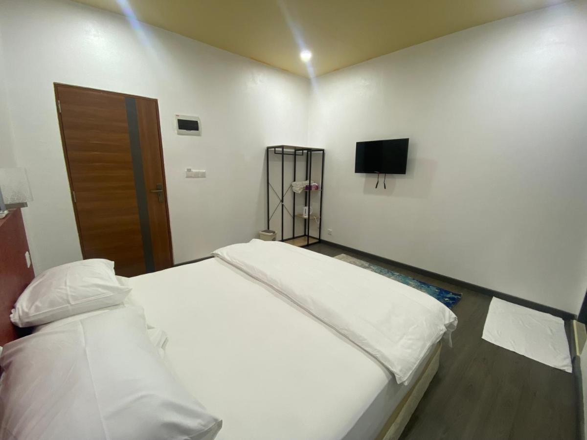 Fatims Beach House Maafushi Bagian luar foto