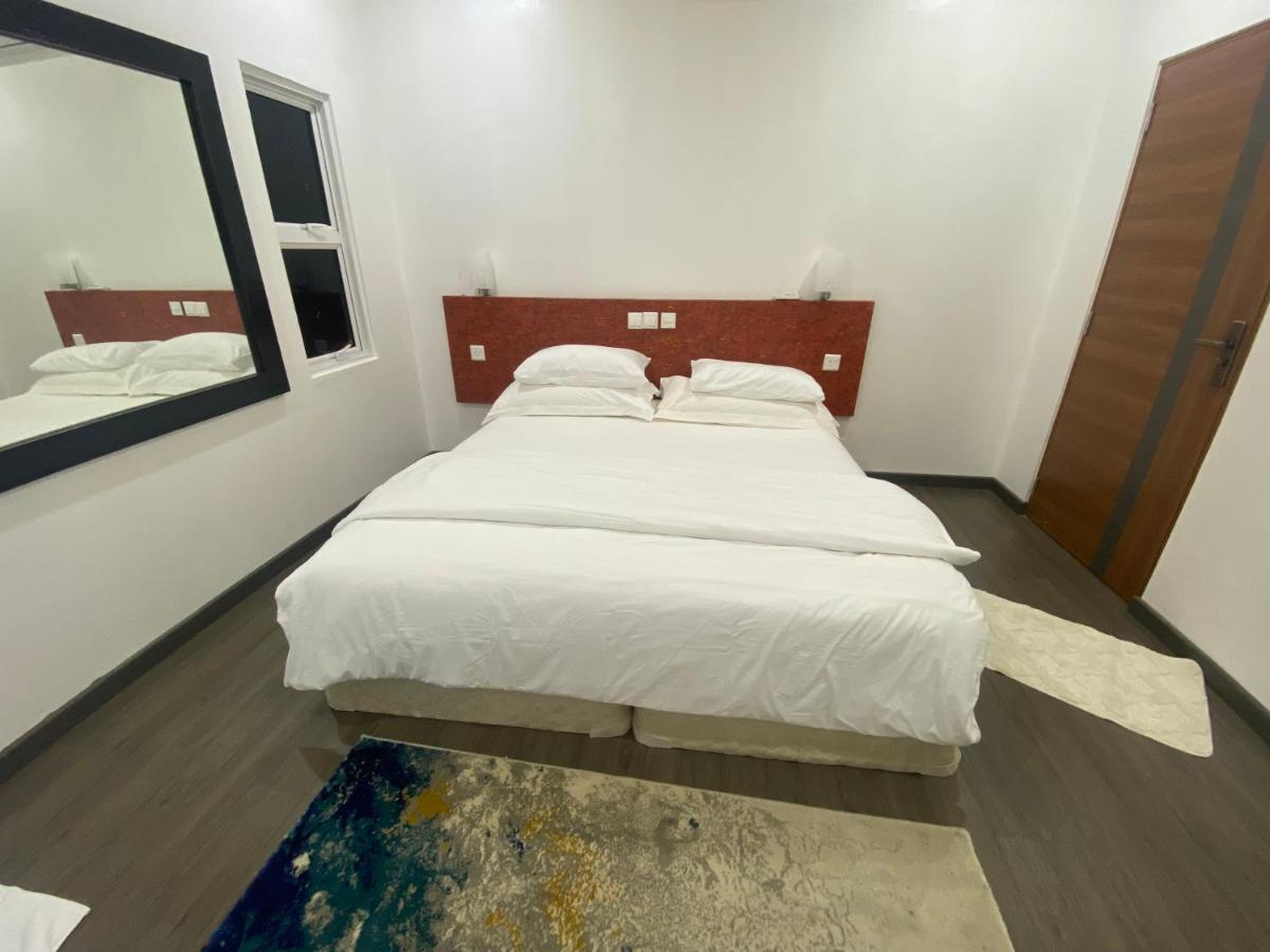 Fatims Beach House Maafushi Bagian luar foto