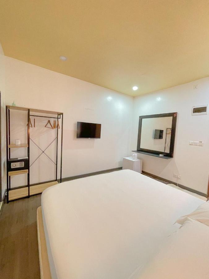 Fatims Beach House Maafushi Bagian luar foto